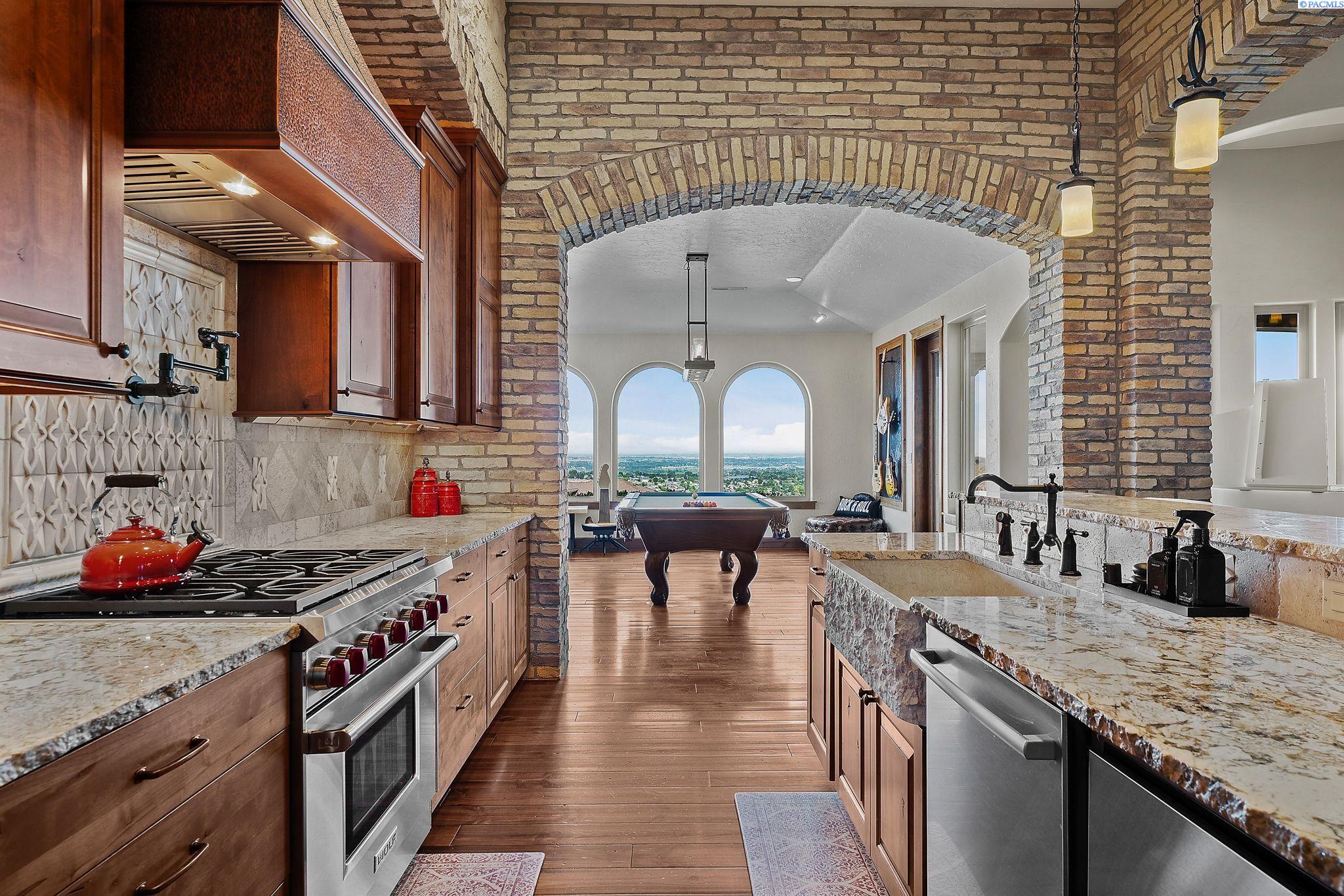 Richland, Washington, 99352, United States, 4 Bedrooms Bedrooms, ,3 BathroomsBathrooms,Residential,Active,1973341