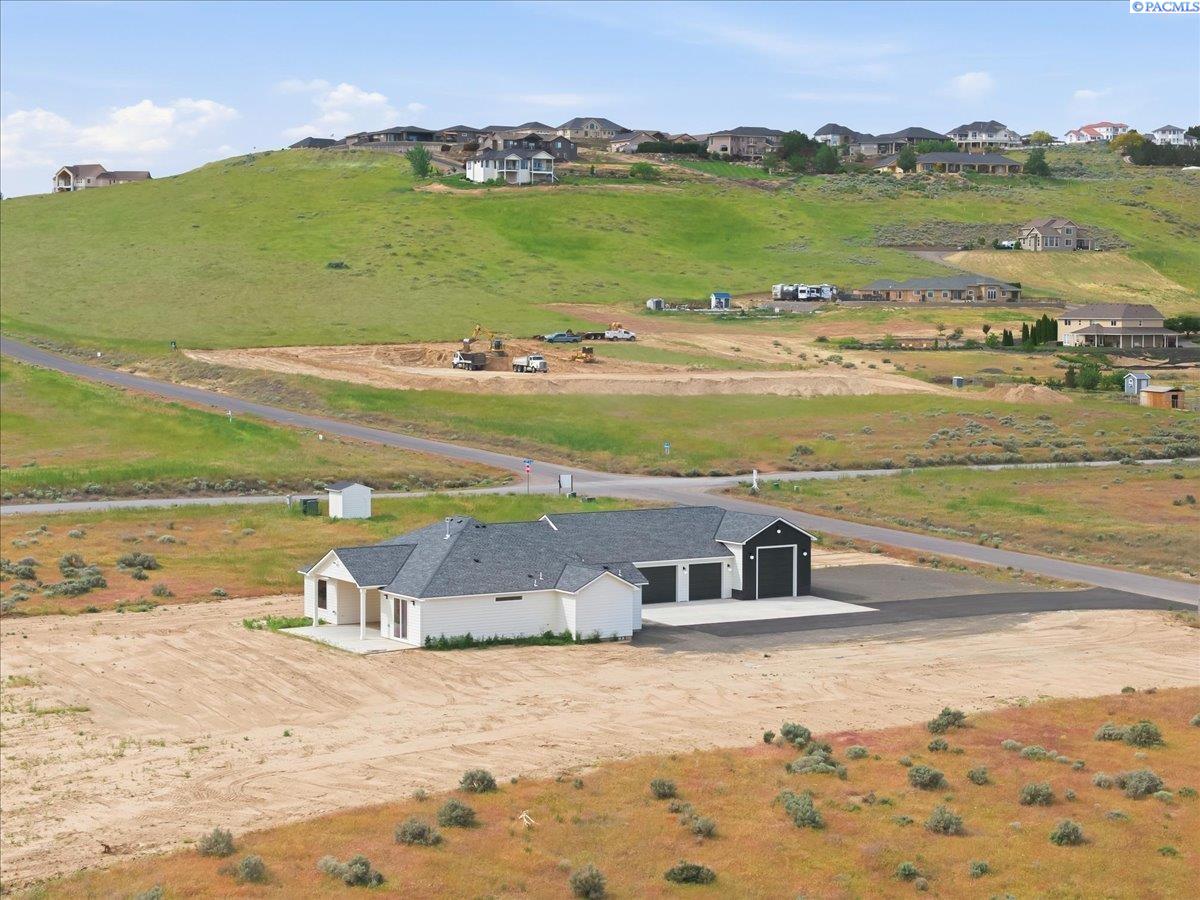 Kennewick, Washington, 99338, United States, 4 Bedrooms Bedrooms, ,3 BathroomsBathrooms,Residential,Active,1996281