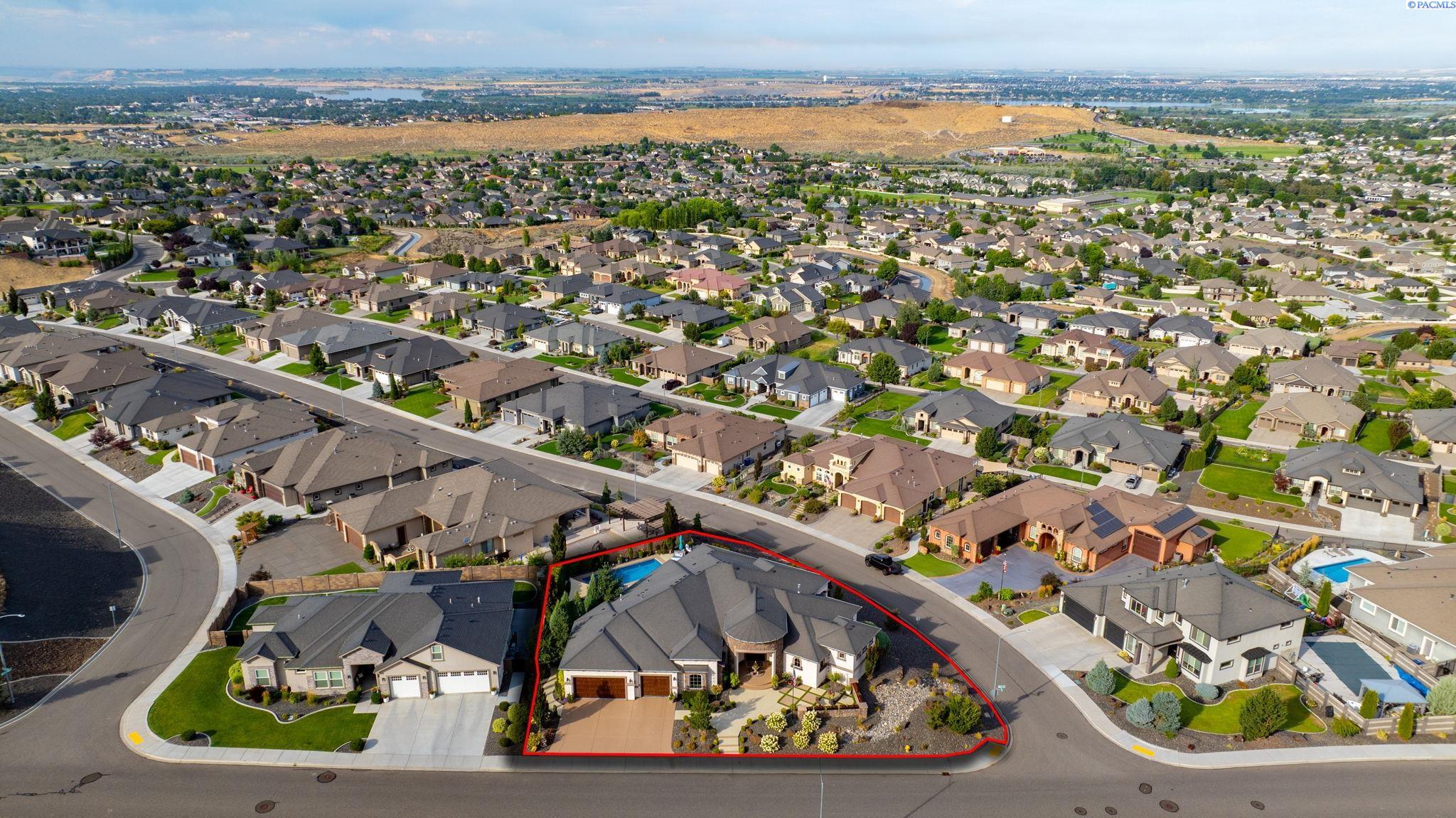 Richland, Washington, 99352, United States, 4 Bedrooms Bedrooms, ,3 BathroomsBathrooms,Residential,Active,1973341