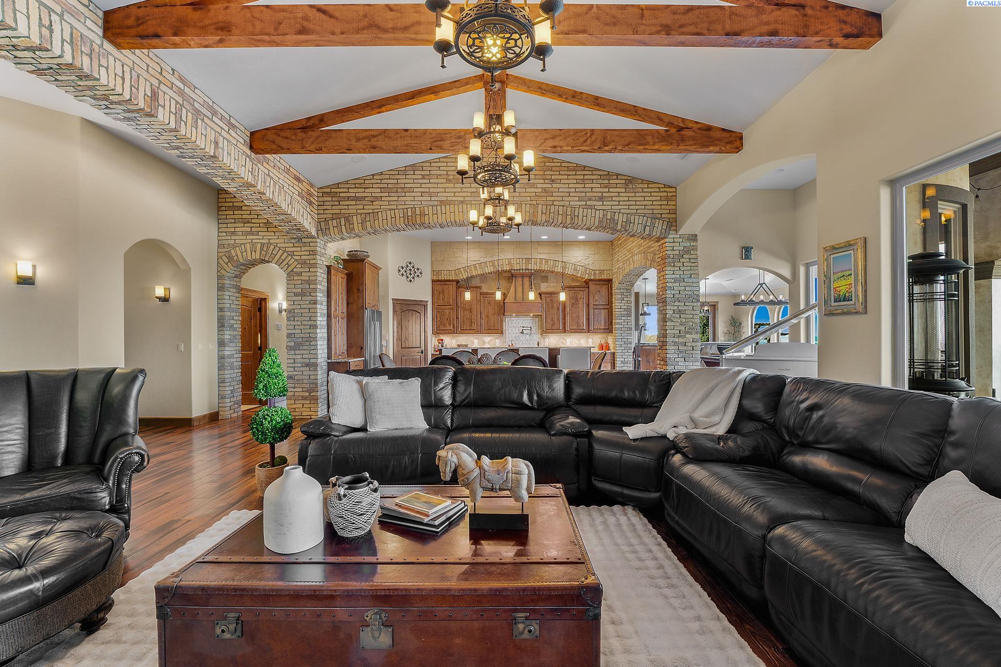 Richland, Washington, 99352, United States, 4 Bedrooms Bedrooms, ,3 BathroomsBathrooms,Residential,Active,1973341