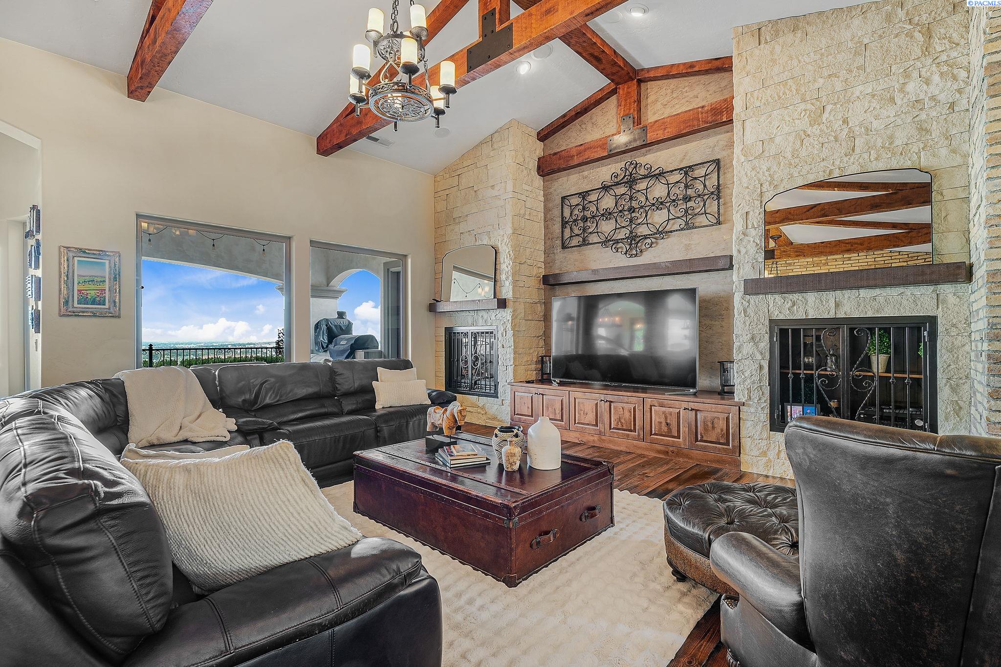 Richland, Washington, 99352, United States, 4 Bedrooms Bedrooms, ,3 BathroomsBathrooms,Residential,Active,1973341