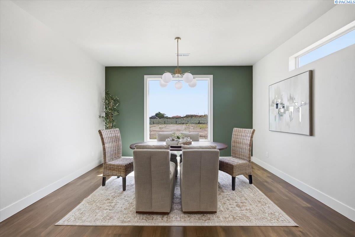 Kennewick, Washington, 99338, United States, 4 Bedrooms Bedrooms, ,3 BathroomsBathrooms,Residential,Active,1996281