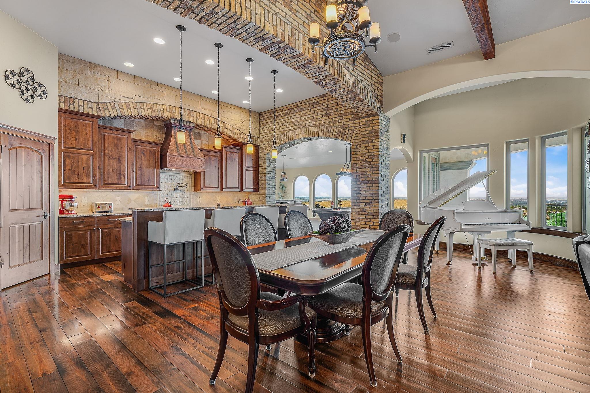 Richland, Washington, 99352, United States, 4 Bedrooms Bedrooms, ,3 BathroomsBathrooms,Residential,Active,1973341