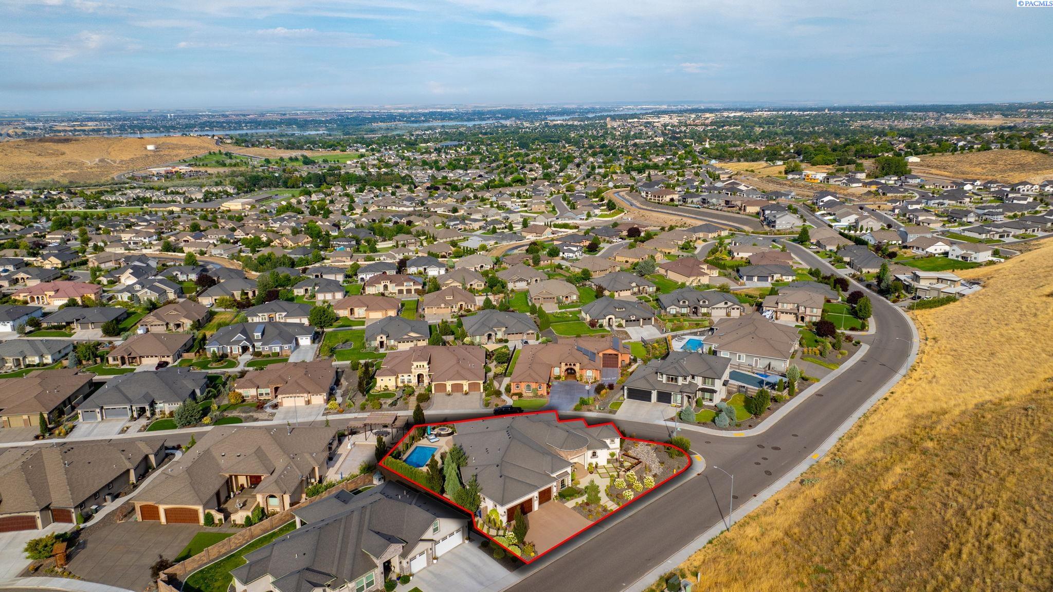 Richland, Washington, 99352, United States, 4 Bedrooms Bedrooms, ,3 BathroomsBathrooms,Residential,Active,1973341