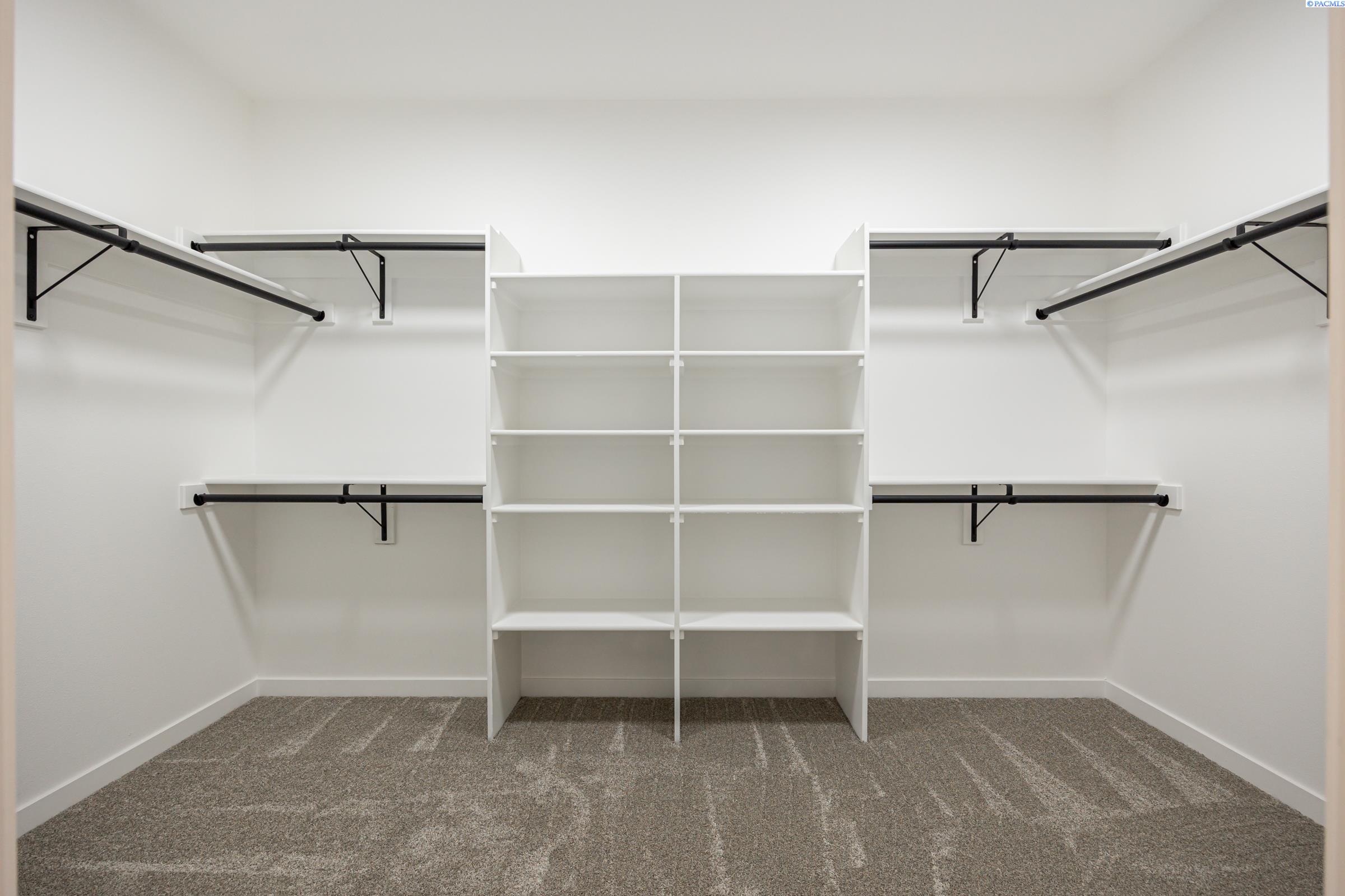 Kennewick, Washington, 99338, United States, 4 Bedrooms Bedrooms, ,3 BathroomsBathrooms,Residential,Active,1996281