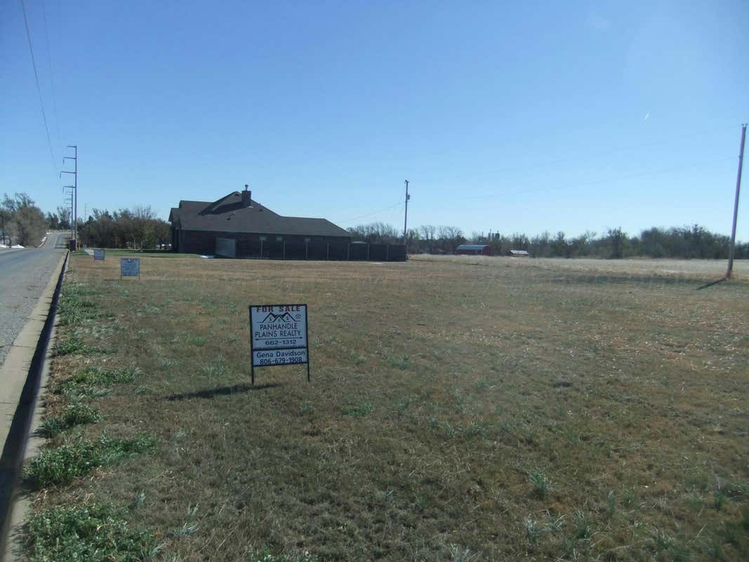 1704 E HARVESTER AVE, PAMPA, TX 79065, photo 1