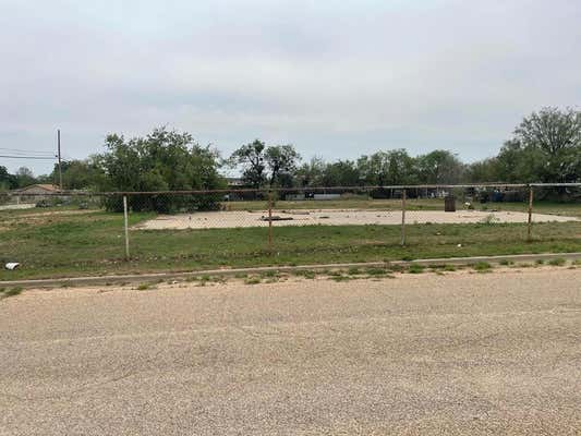 1801 AVENUE R, SNYDER, TX 79549 - Image 1