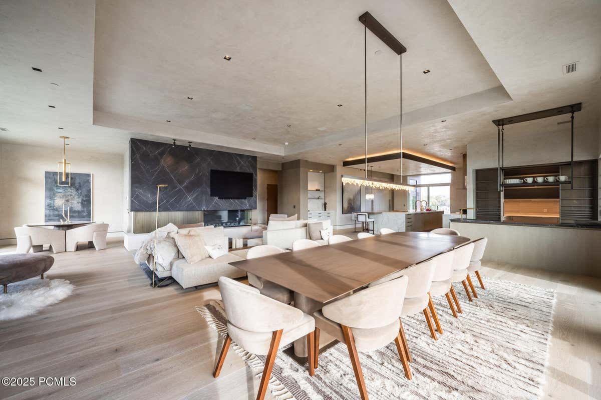 1920 E Rodeo Walk Dr Unit 516  