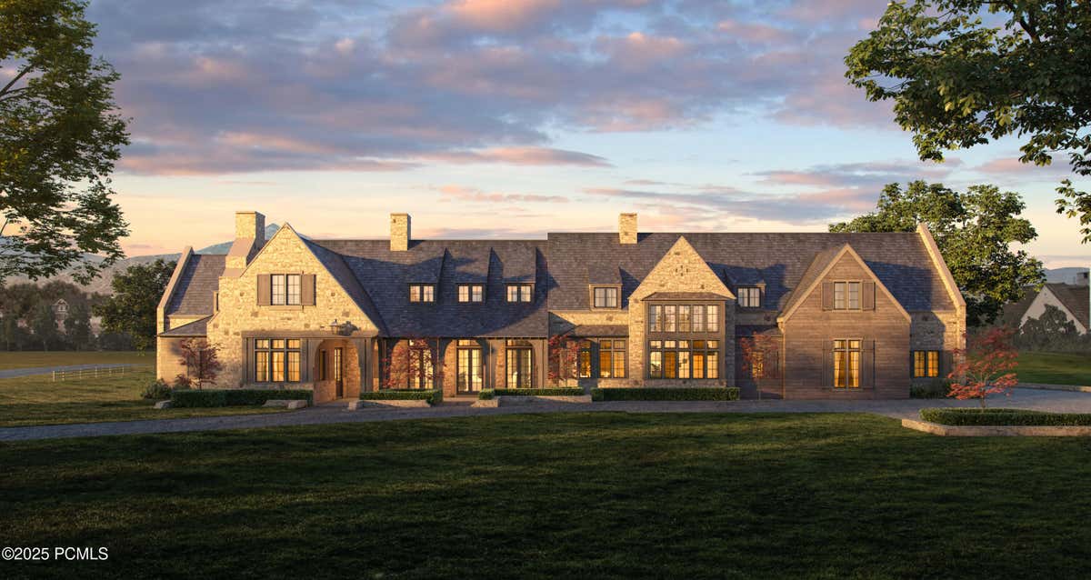 358 N WHITAKER FARM Way  