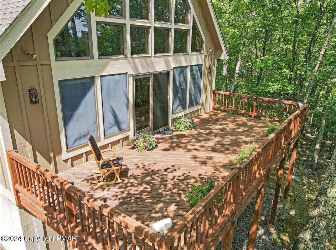 111 HIGH MOUNTAIN LN, TANNERSVILLE, PA 18372, photo 1 of 60