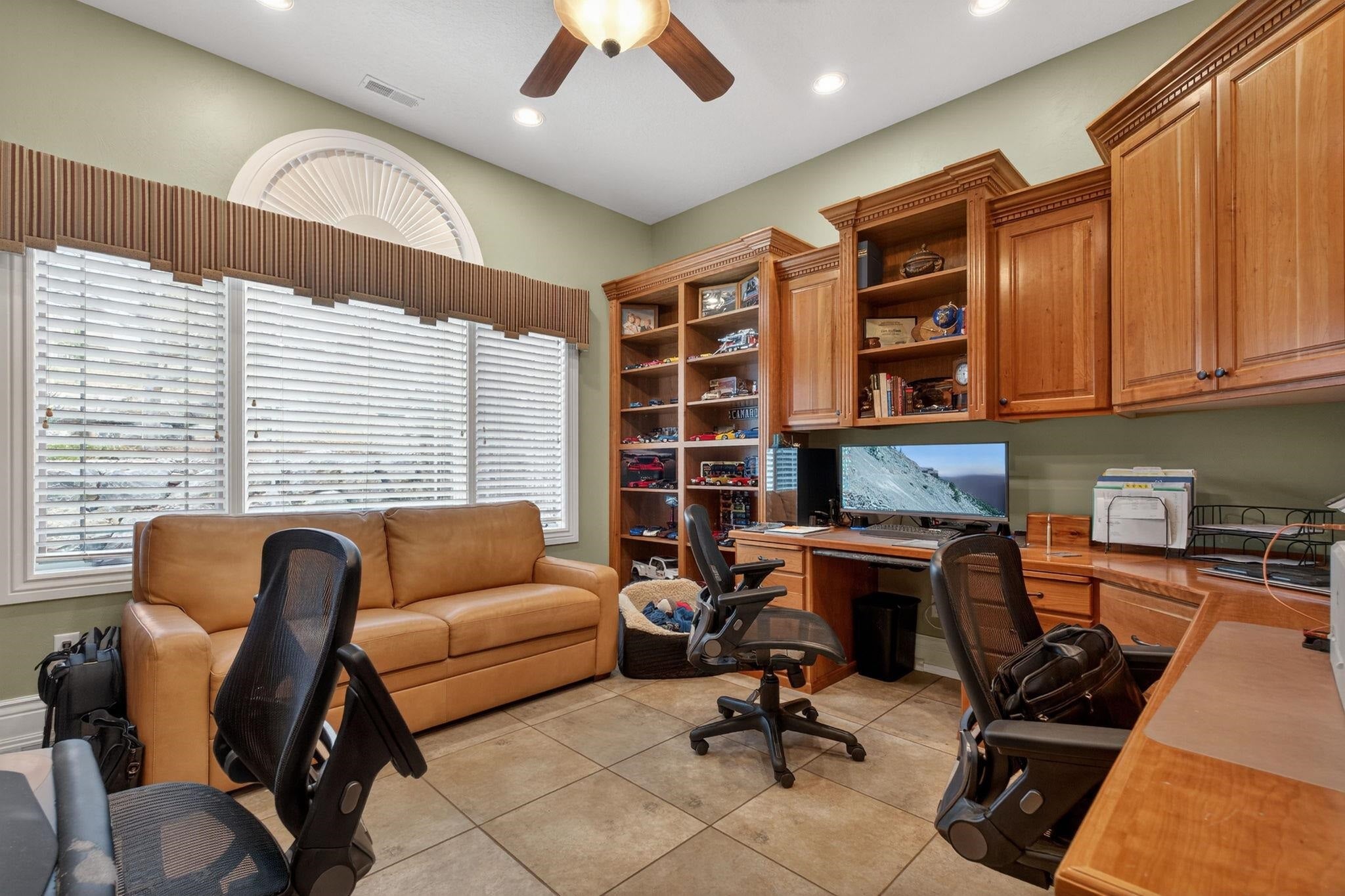 Pocatello, Idaho, 83204, United States, 6 Bedrooms Bedrooms, ,5 BathroomsBathrooms,Residential,Active,2007200