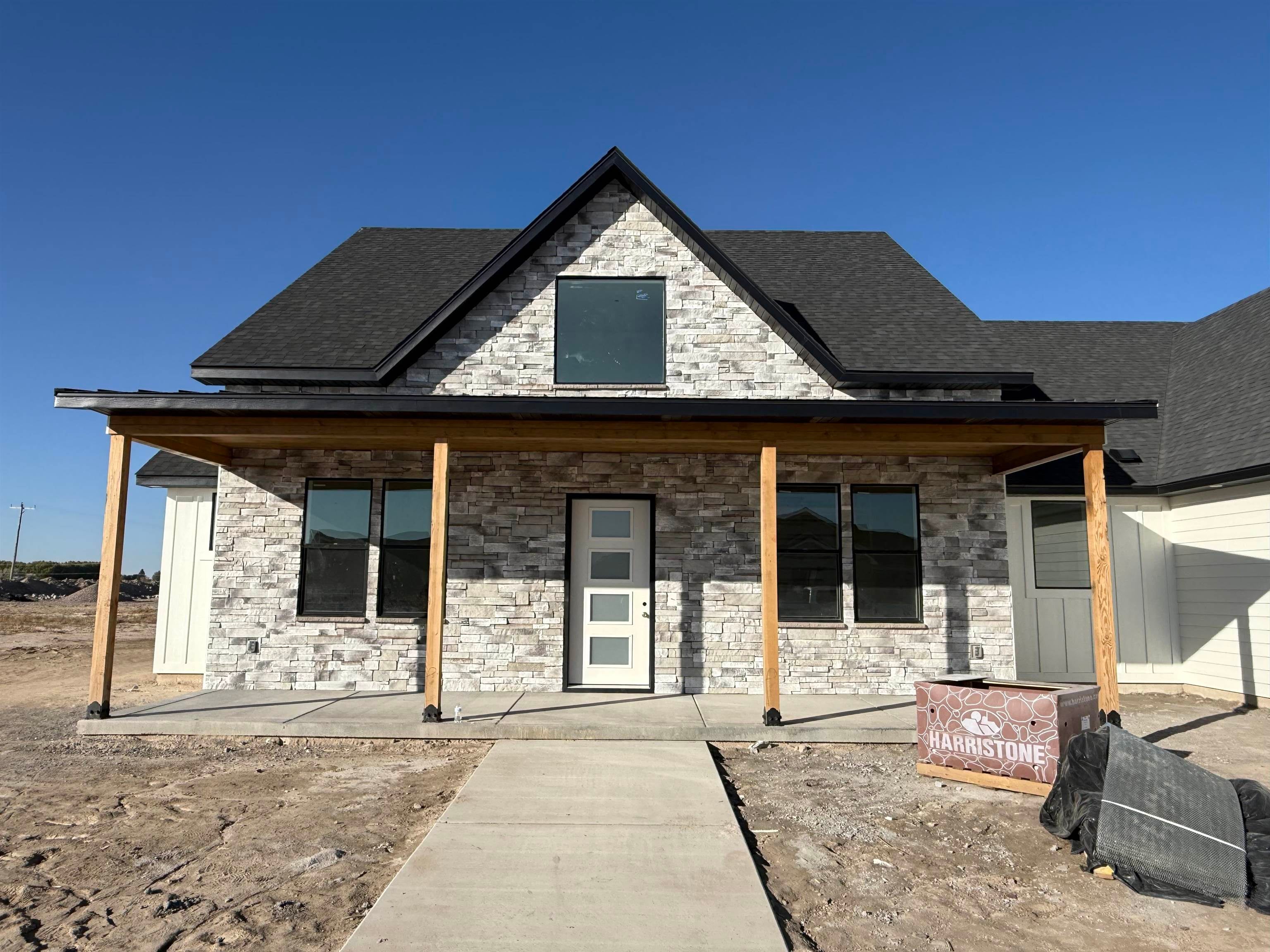 Pocatello, Idaho, 83202, United States, 4 Bedrooms Bedrooms, ,4 BathroomsBathrooms,Residential,Active,1914634