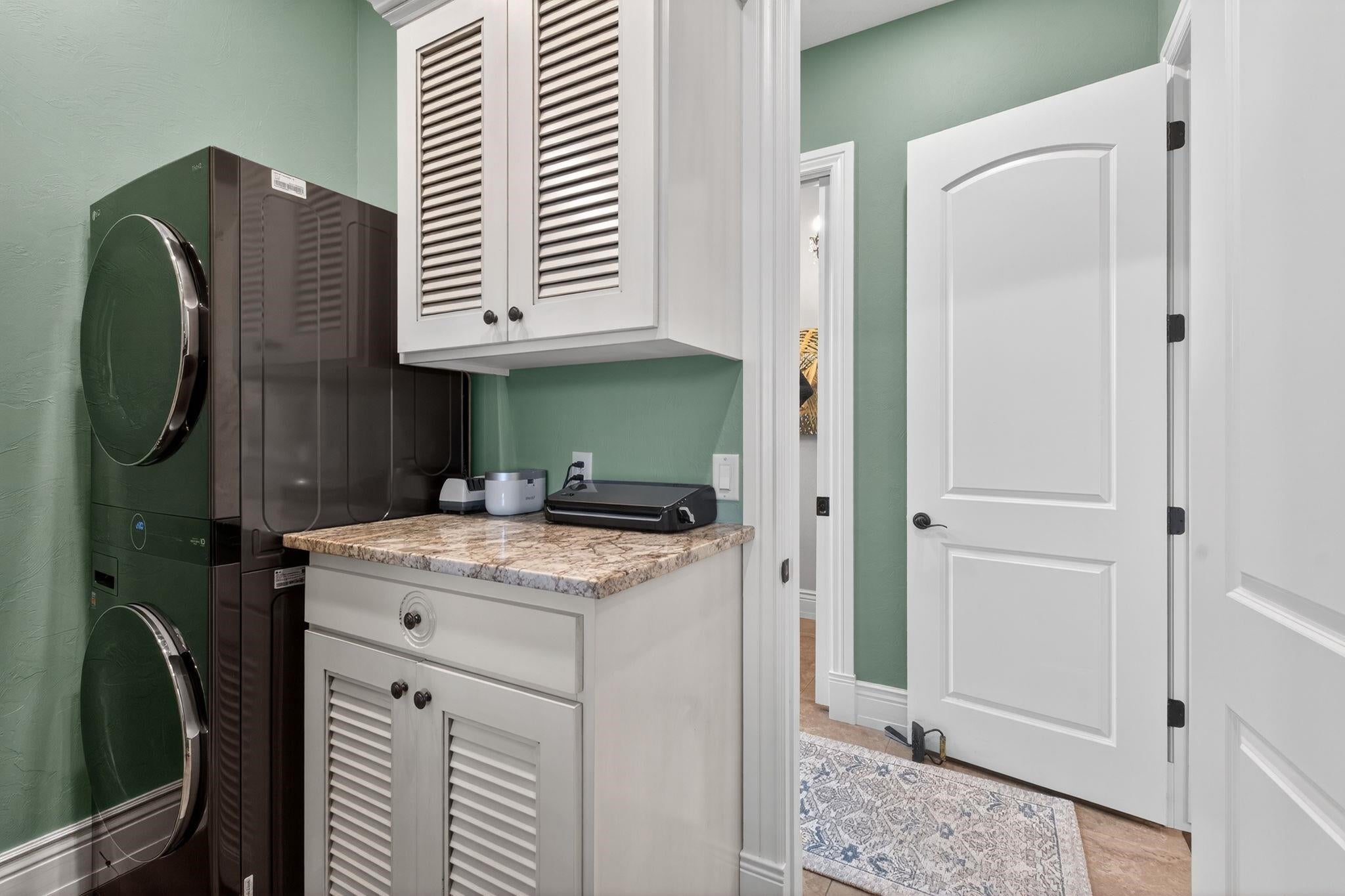 Pocatello, Idaho, 83204, United States, 6 Bedrooms Bedrooms, ,5 BathroomsBathrooms,Residential,Active,2007200