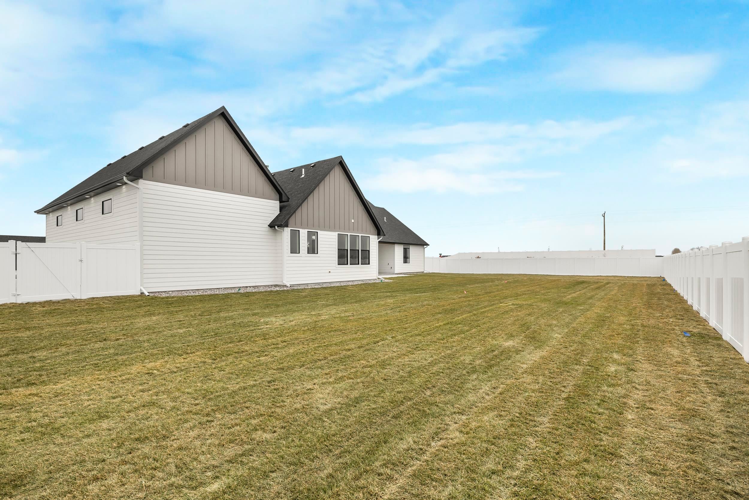 Pocatello, Idaho, 83202, United States, 4 Bedrooms Bedrooms, ,4 BathroomsBathrooms,Residential,Active,1997545