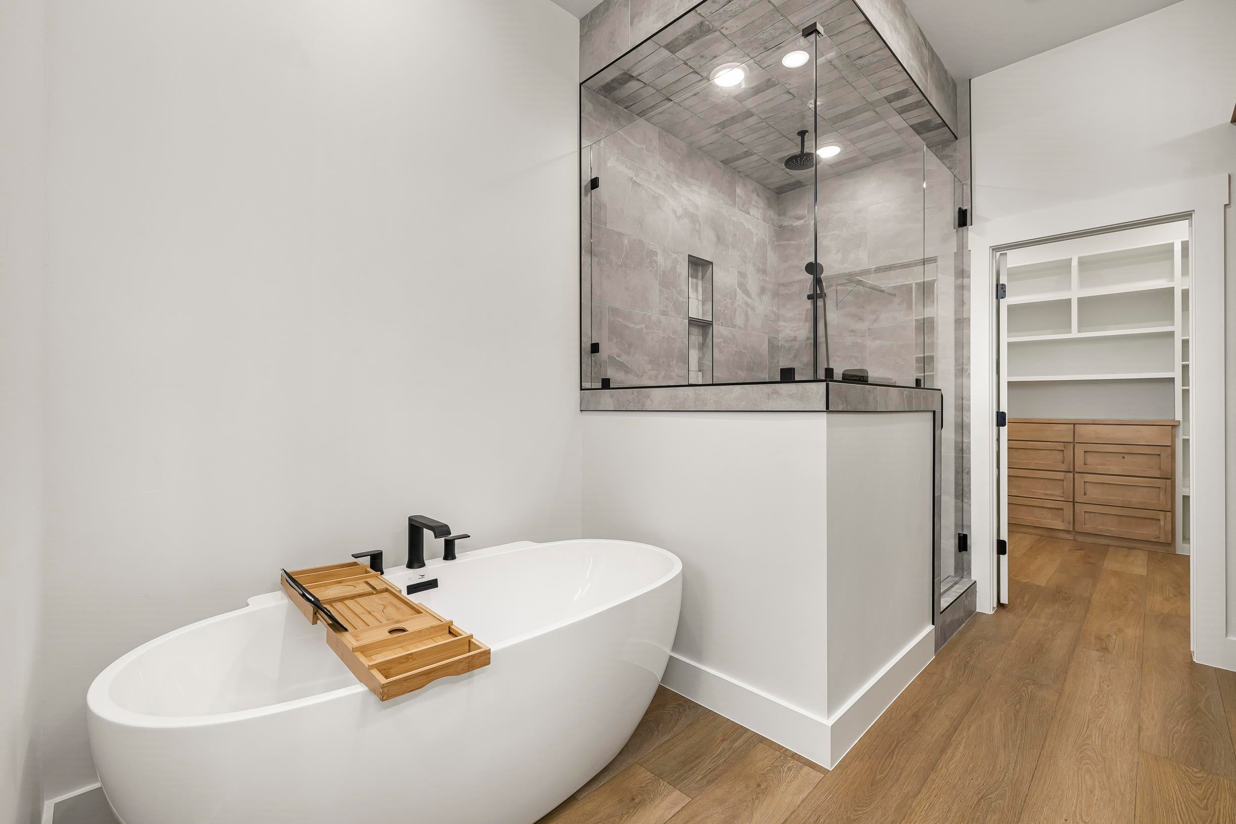 Pocatello, Idaho, 83202, United States, 4 Bedrooms Bedrooms, ,4 BathroomsBathrooms,Residential,Active,1997545