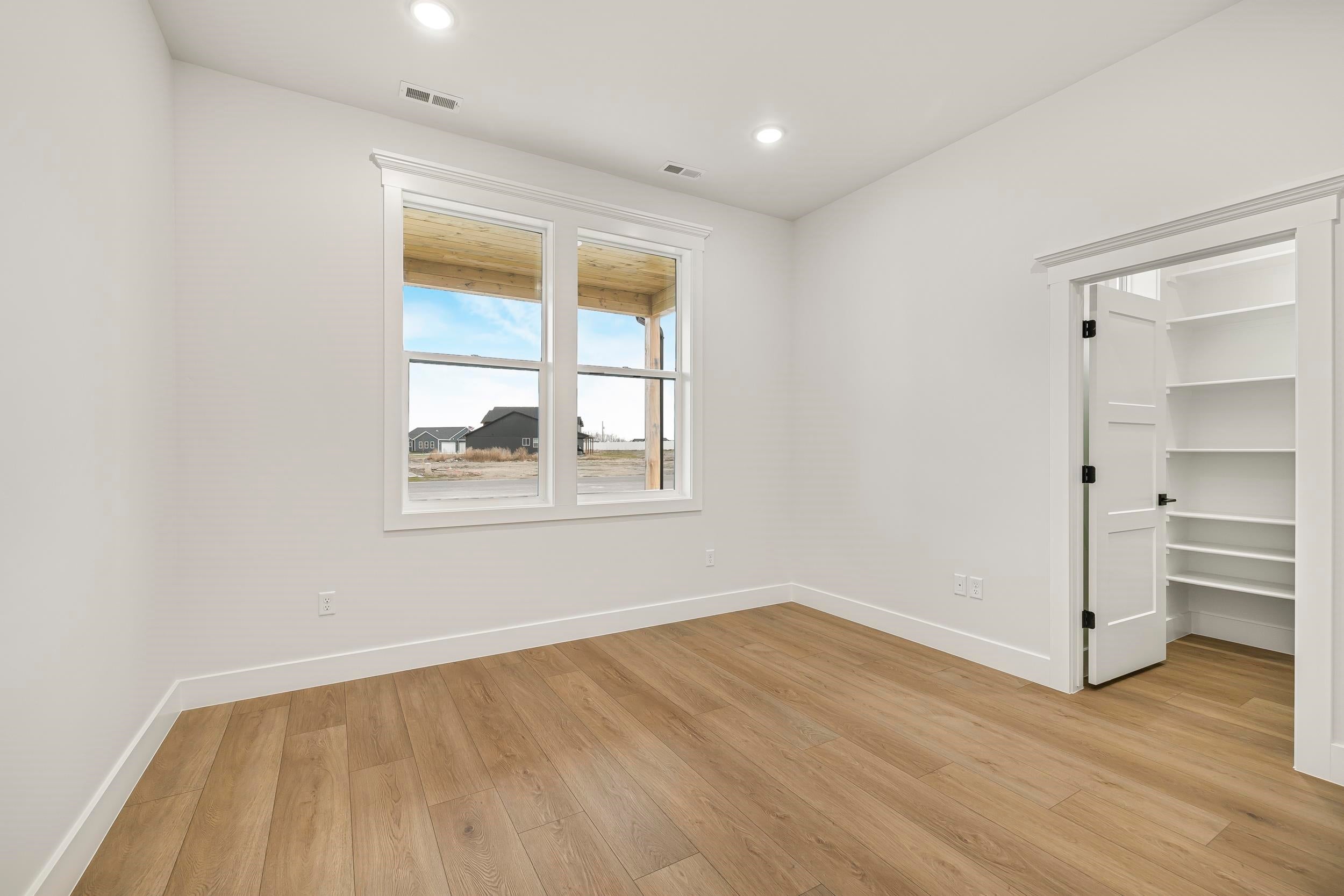 Pocatello, Idaho, 83202, United States, 4 Bedrooms Bedrooms, ,4 BathroomsBathrooms,Residential,Active,1997545