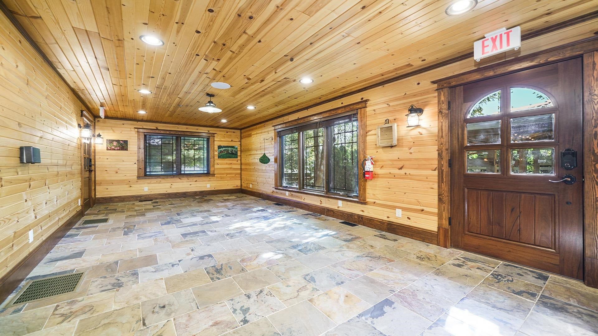 Franklin Grove, Illinois, 61031, United States, 9 Bedrooms Bedrooms, ,9 BathroomsBathrooms,Residential,Active,1965785