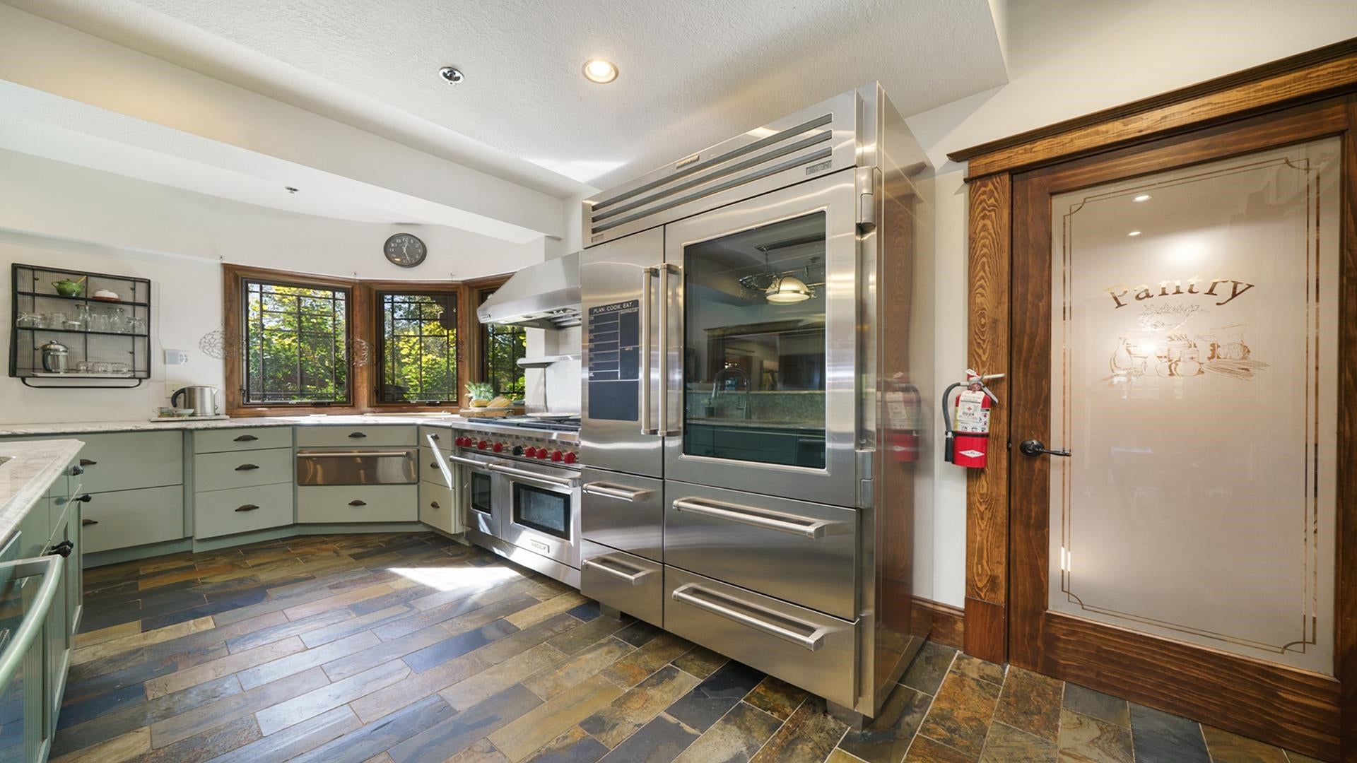 Franklin Grove, Illinois, 61031, United States, 9 Bedrooms Bedrooms, ,9 BathroomsBathrooms,Residential,Active,1965785