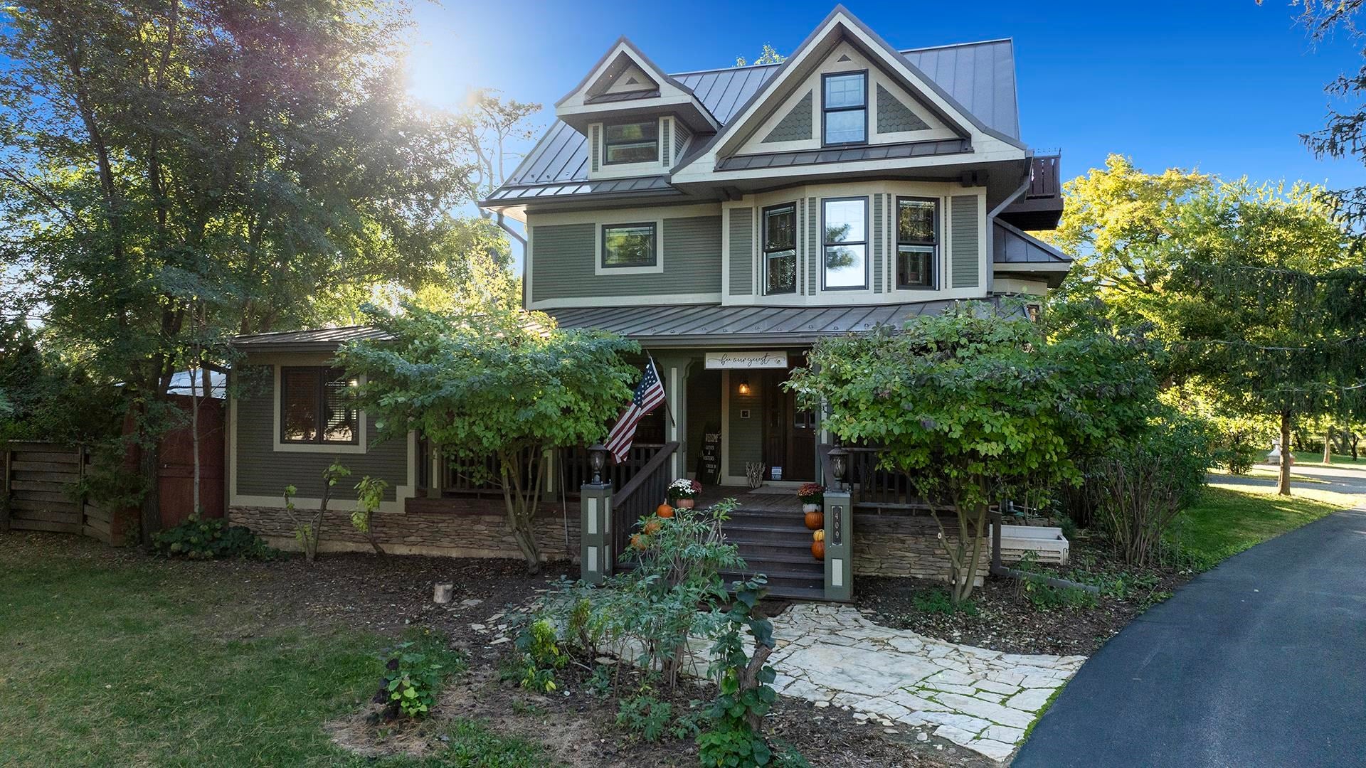 Franklin Grove, Illinois, 61031, United States, 9 Bedrooms Bedrooms, ,9 BathroomsBathrooms,Residential,Active,1965785