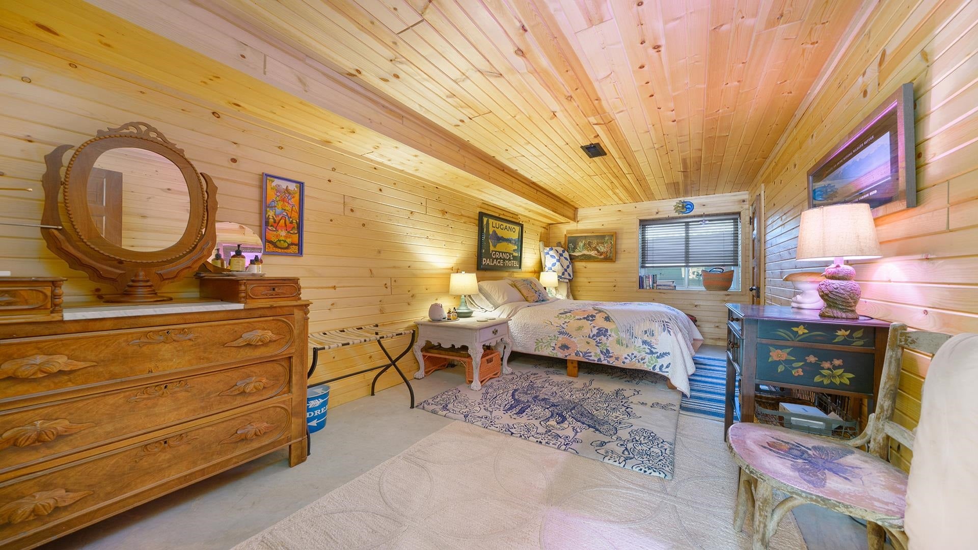 Franklin Grove, Illinois, 61031, United States, 9 Bedrooms Bedrooms, ,9 BathroomsBathrooms,Residential,Active,1965785