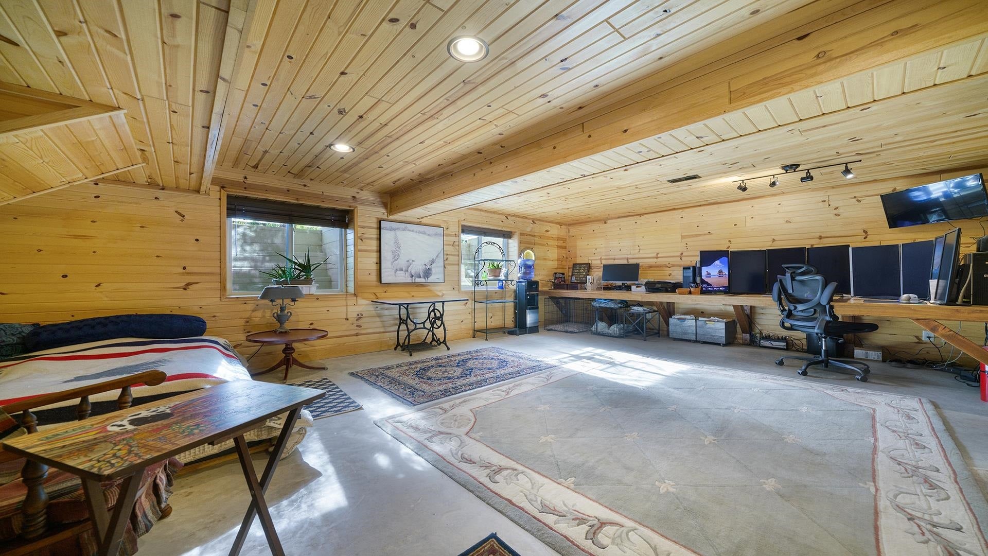 Franklin Grove, Illinois, 61031, United States, 9 Bedrooms Bedrooms, ,9 BathroomsBathrooms,Residential,Active,1965785