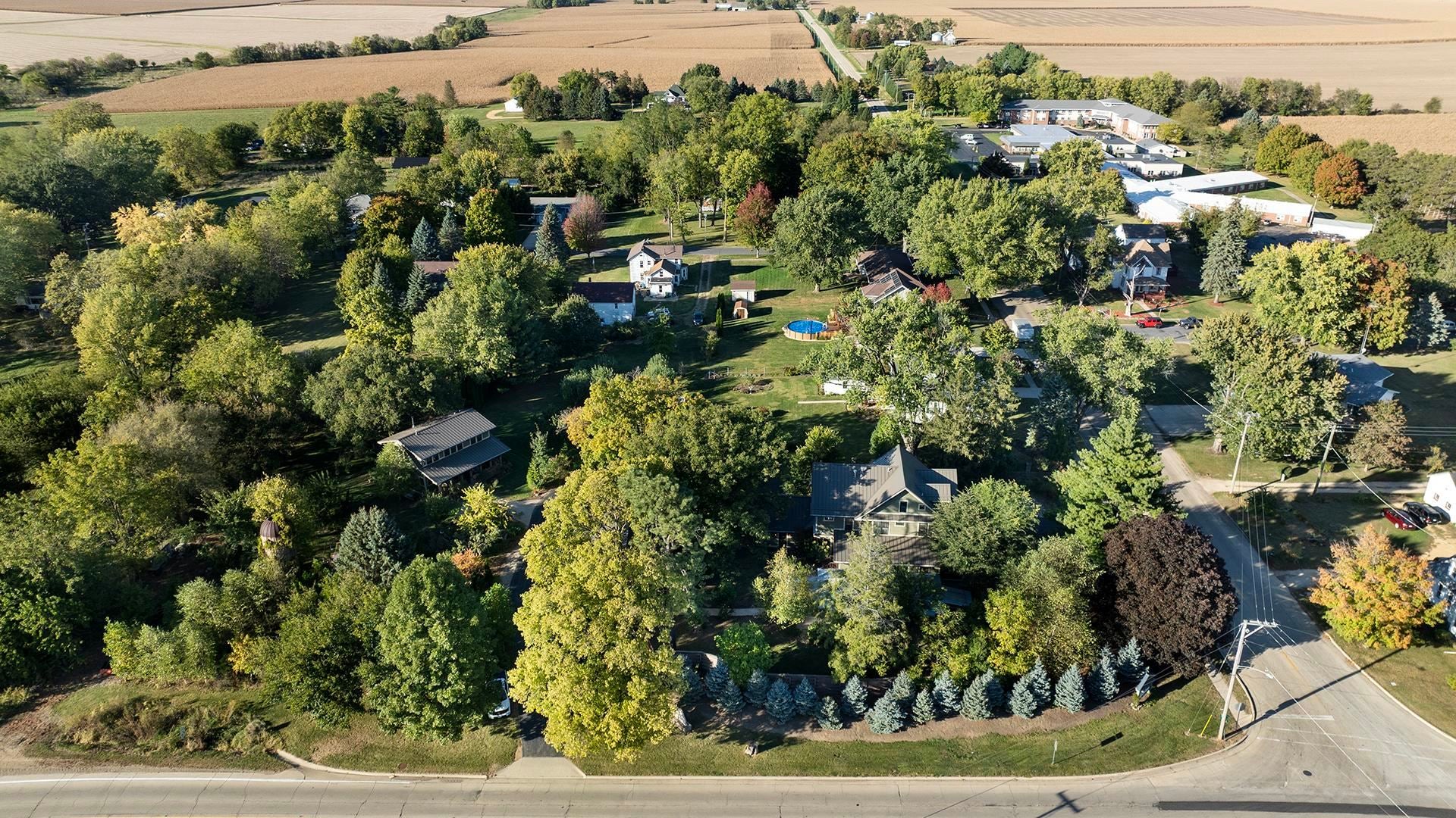 Franklin Grove, Illinois, 61031, United States, 9 Bedrooms Bedrooms, ,9 BathroomsBathrooms,Residential,Active,1965785