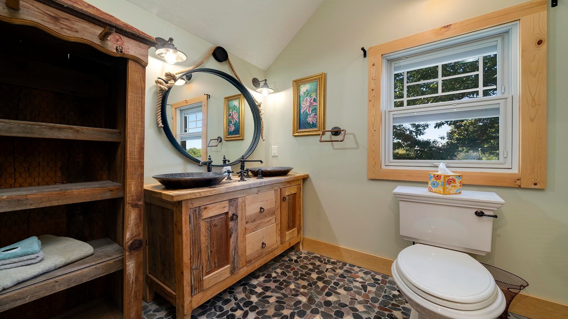 Franklin Grove, Illinois, 61031, United States, 9 Bedrooms Bedrooms, ,9 BathroomsBathrooms,Residential,Active,1965785