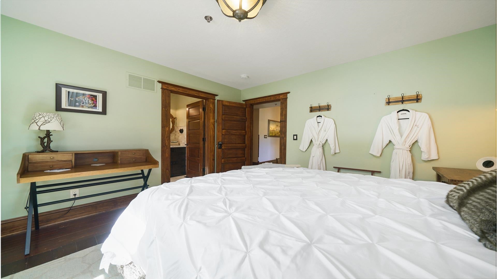 Franklin Grove, Illinois, 61031, United States, 9 Bedrooms Bedrooms, ,9 BathroomsBathrooms,Residential,Active,1965785