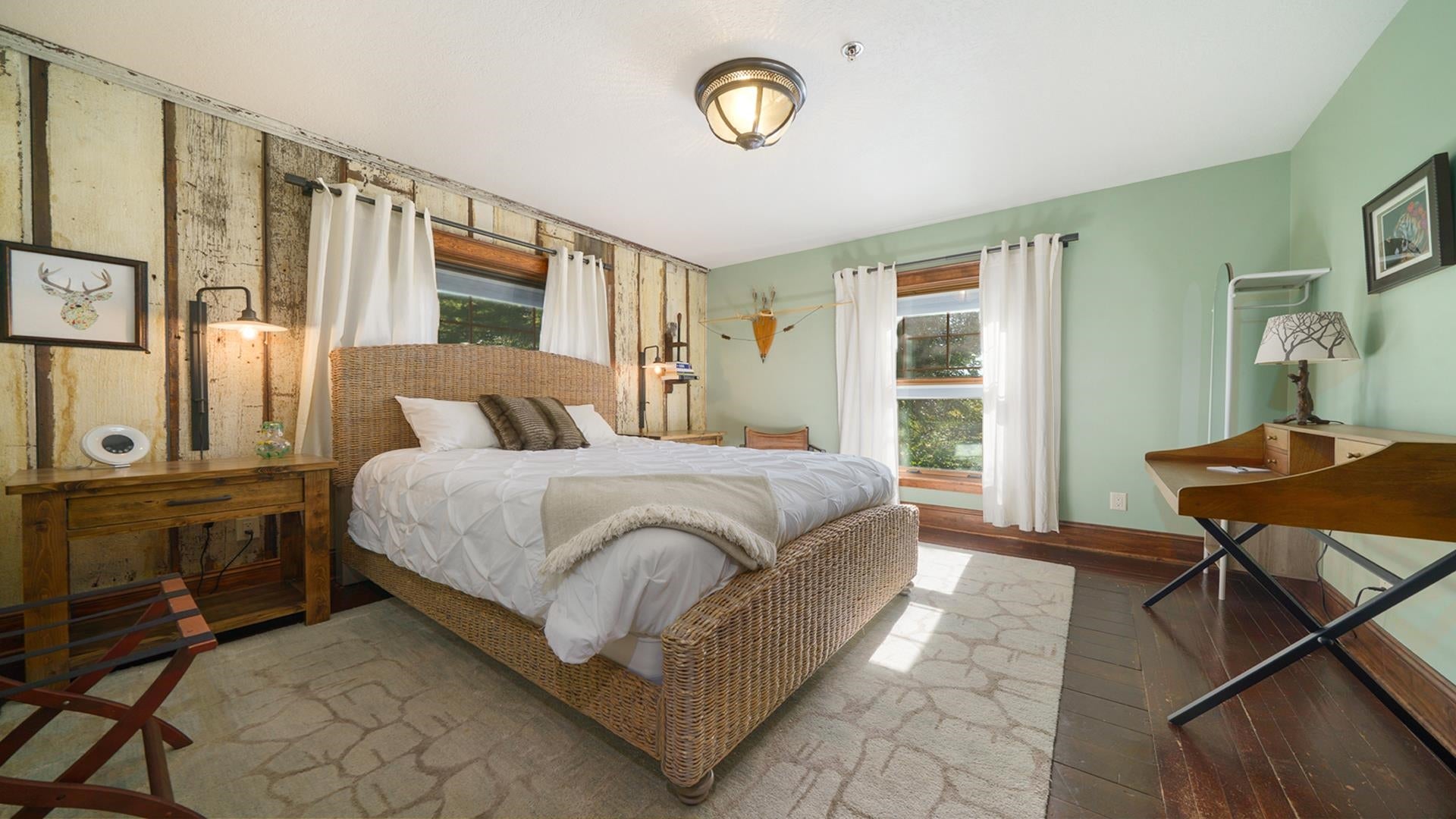 Franklin Grove, Illinois, 61031, United States, 9 Bedrooms Bedrooms, ,9 BathroomsBathrooms,Residential,Active,1965785