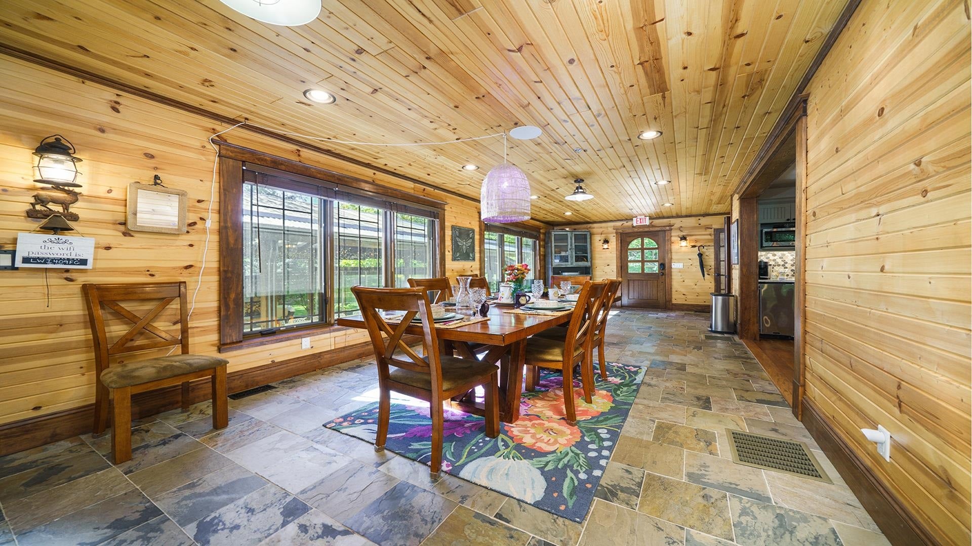 Franklin Grove, Illinois, 61031, United States, 9 Bedrooms Bedrooms, ,9 BathroomsBathrooms,Residential,Active,1965785