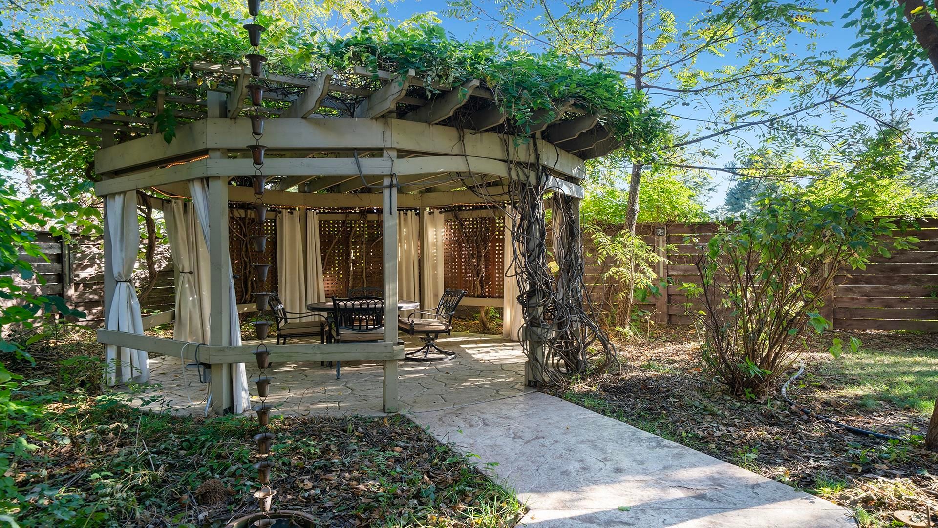 Franklin Grove, Illinois, 61031, United States, 9 Bedrooms Bedrooms, ,9 BathroomsBathrooms,Residential,Active,1965785