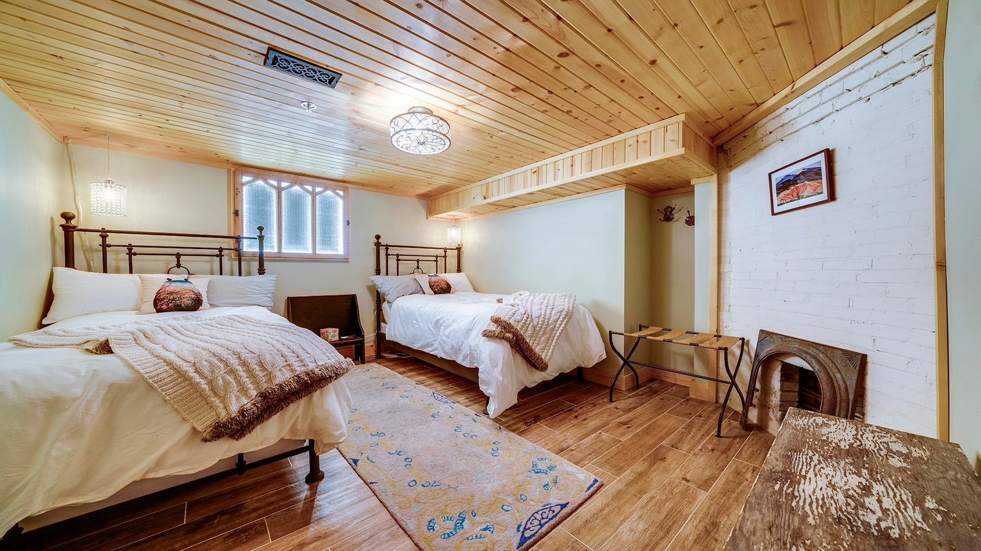 Franklin Grove, Illinois, 61031, United States, 9 Bedrooms Bedrooms, ,9 BathroomsBathrooms,Residential,Active,1965785