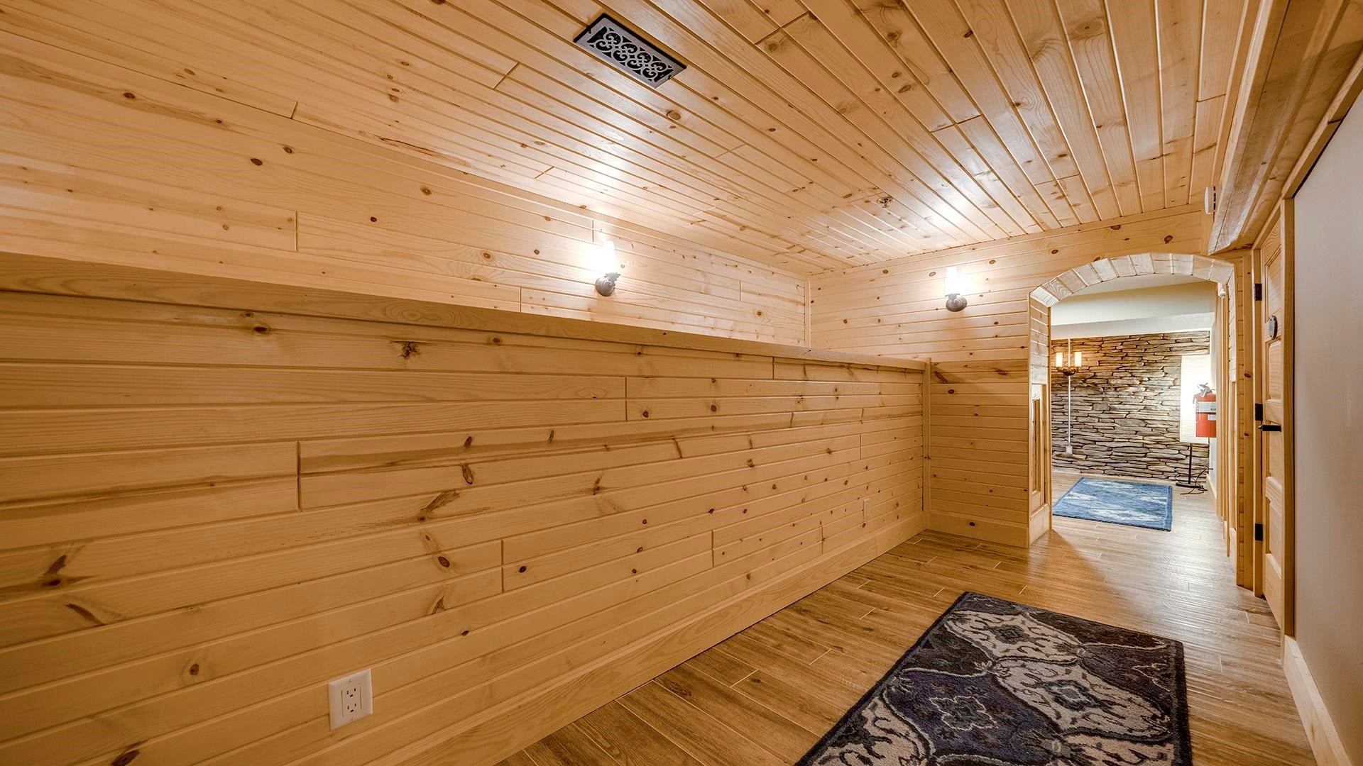 Franklin Grove, Illinois, 61031, United States, 9 Bedrooms Bedrooms, ,9 BathroomsBathrooms,Residential,Active,1965785