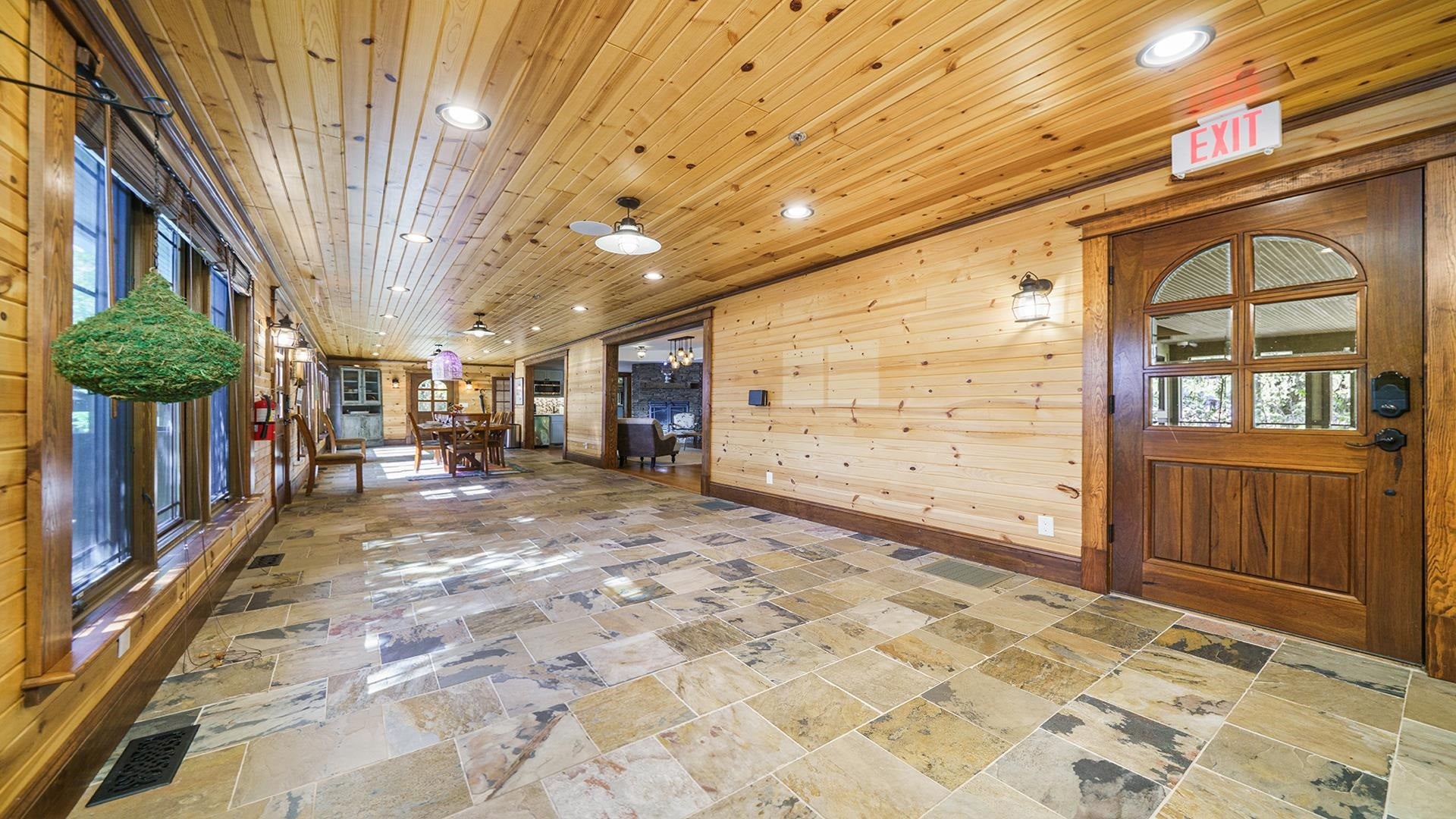 Franklin Grove, Illinois, 61031, United States, 9 Bedrooms Bedrooms, ,9 BathroomsBathrooms,Residential,Active,1965785