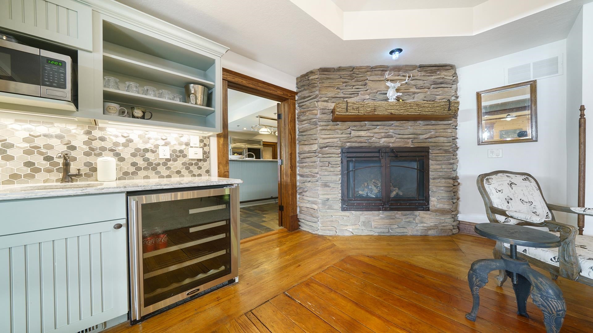 Franklin Grove, Illinois, 61031, United States, 9 Bedrooms Bedrooms, ,9 BathroomsBathrooms,Residential,Active,1965785