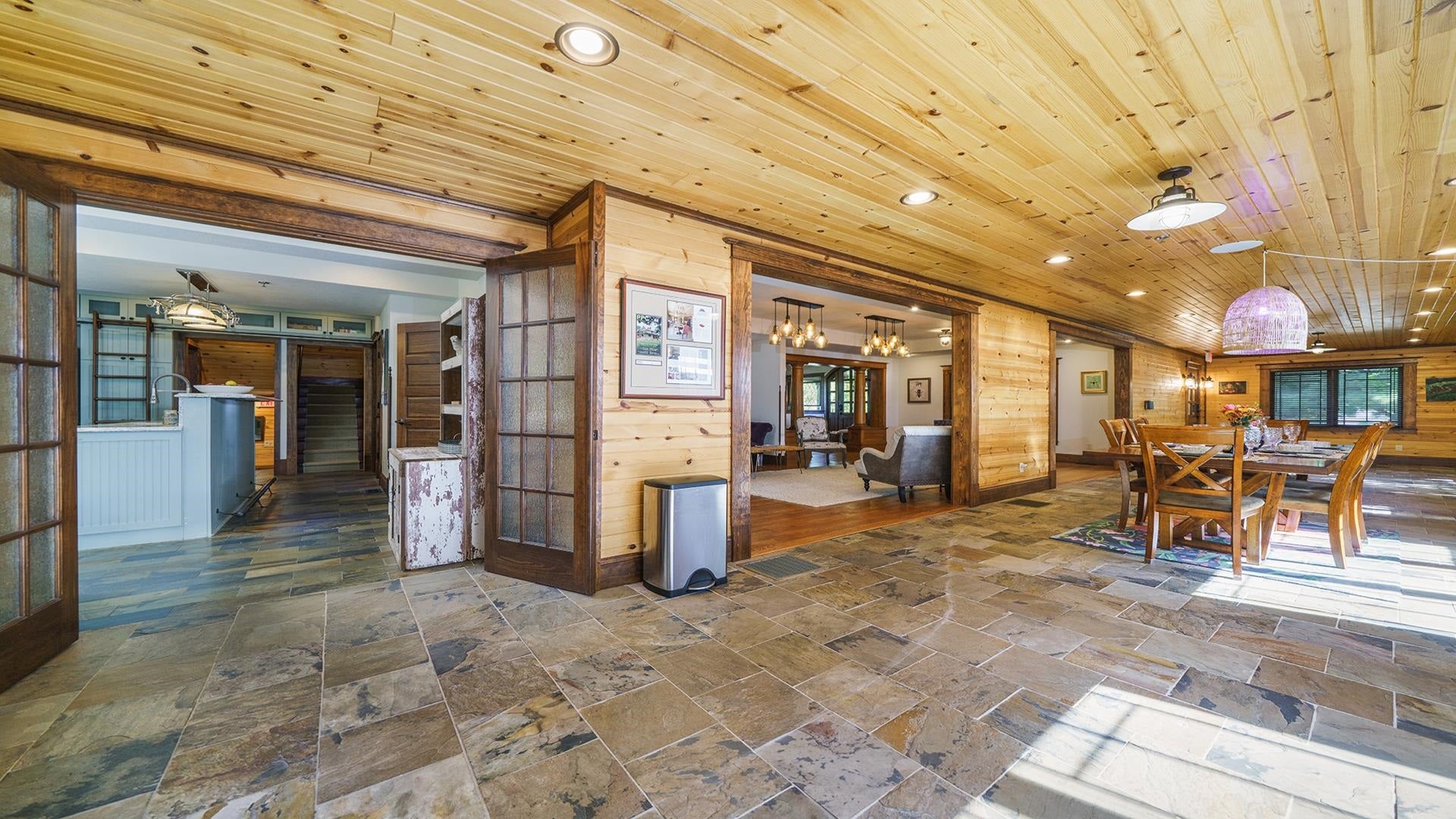 Franklin Grove, Illinois, 61031, United States, 9 Bedrooms Bedrooms, ,9 BathroomsBathrooms,Residential,Active,1965785