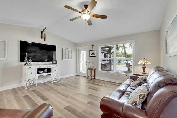 3004 SE BAMBOO ST, STUART, FL 34997, photo 4 of 25