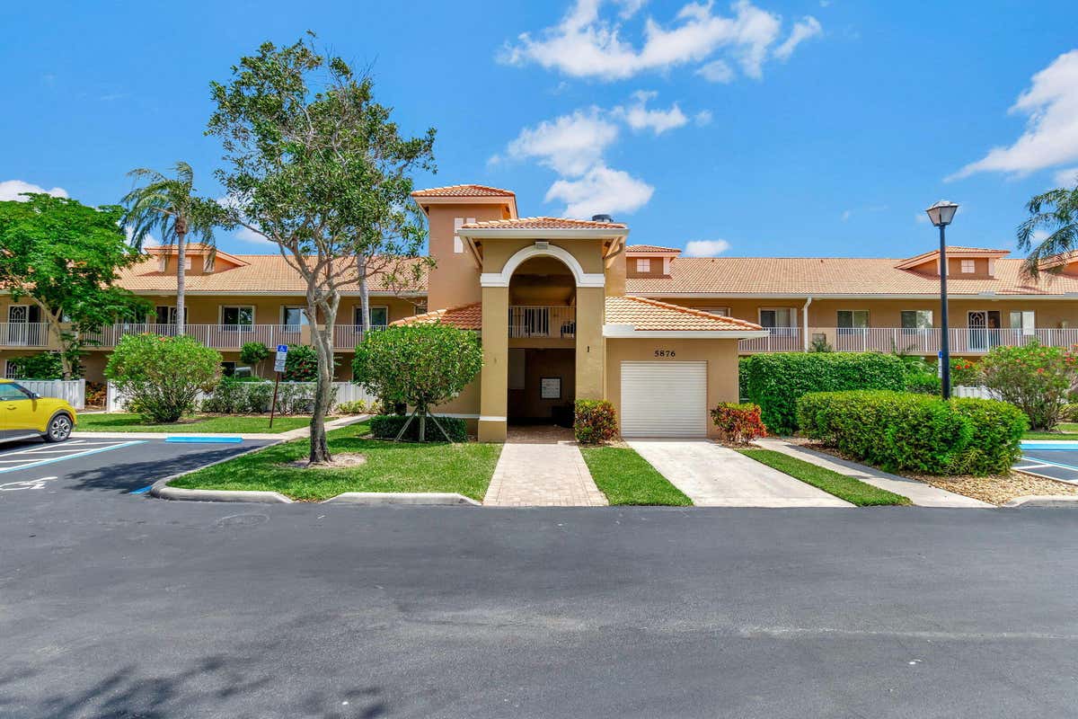 5876 REGAL GLEN DR APT 105, BOYNTON BEACH, FL 33437, photo 1 of 65