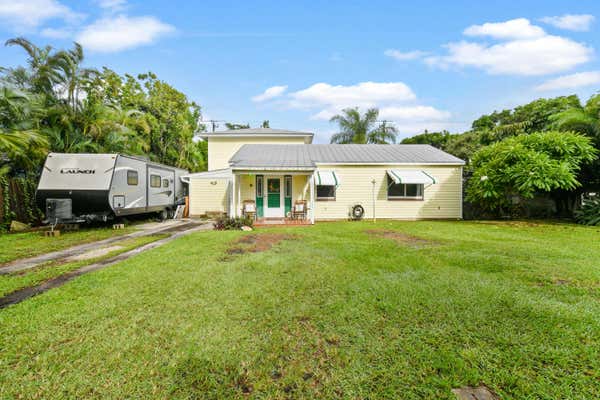 605 SE DOLPHIN DR, STUART, FL 34996 - Image 1