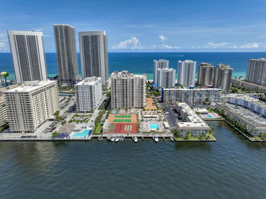 1865 S OCEAN DR APT 3M, HALLANDALE BEACH, FL 33009, photo 1 of 25