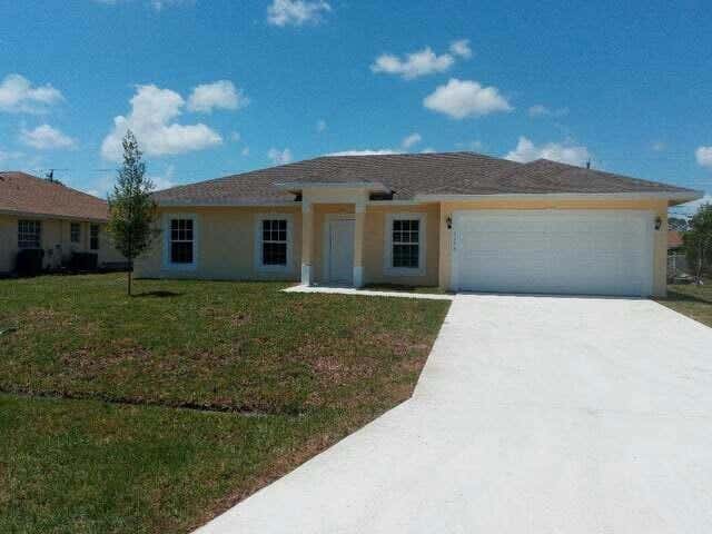 5900 SEAGRAPE DR, FORT PIERCE, FL 34982, photo 1 of 2