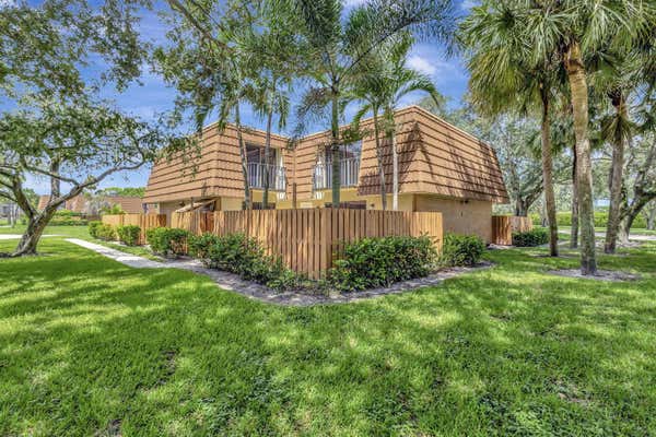 135 HERITAGE WAY, WEST PALM BEACH, FL 33407 - Image 1