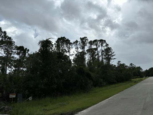 7945 STEEPLECHASE CT, PORT SAINT LUCIE, FL 34986, photo 3 of 4