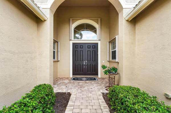 10606 WHITEWIND CIR, BOYNTON BEACH, FL 33473, photo 4 of 32