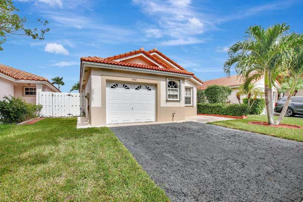 13421 NW 5TH CT, PLANTATION, FL 33325, photo 2 of 40