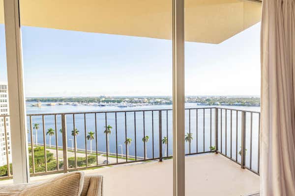 1801 S FLAGLER DR APT 1707, WEST PALM BEACH, FL 33401, photo 4 of 54