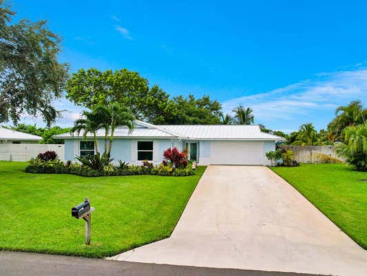 8652 SE SANDCASTLE CIR, HOBE SOUND, FL 33455, photo 2 of 29