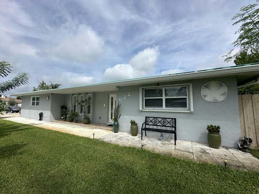 622 SE CALMOSO DR, PORT SAINT LUCIE, FL 34983 - Image 1