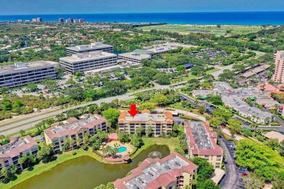 700 UNO LAGO DR APT 402, JUNO BEACH, FL 33408, photo 1 of 12