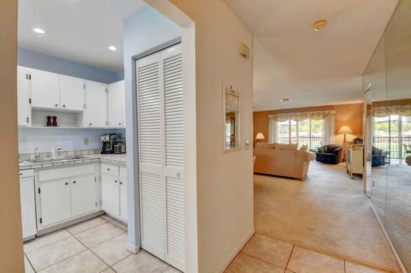 19 STRATFORD DR E APT F, BOYNTON BEACH, FL 33436, photo 4 of 60